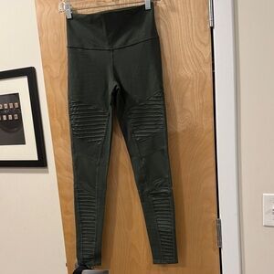 ALO YOGA OLIVE GREEN RIBBED LEGGINGS,SIZE M